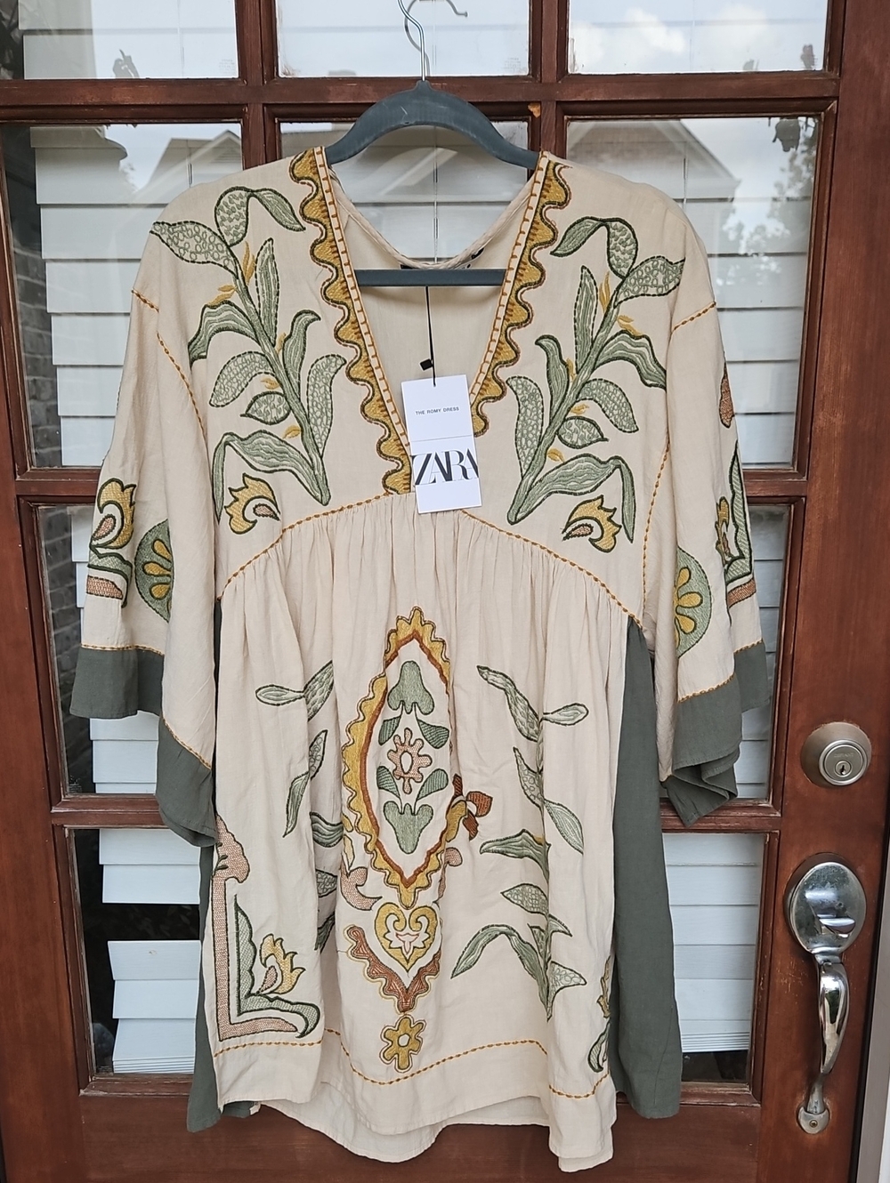 NWT! Zara The Romy Zara Cream Linen Cotton Dress with Green & Gold Embroidered - Picture 4 of 7